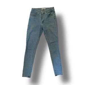 Levi’s 721 High-Rise Skinny Jeans - size 27
